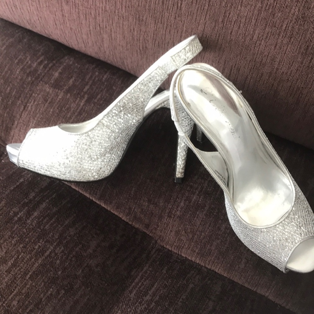 Size 7 silver sparkle pumps 4 3/4" heel